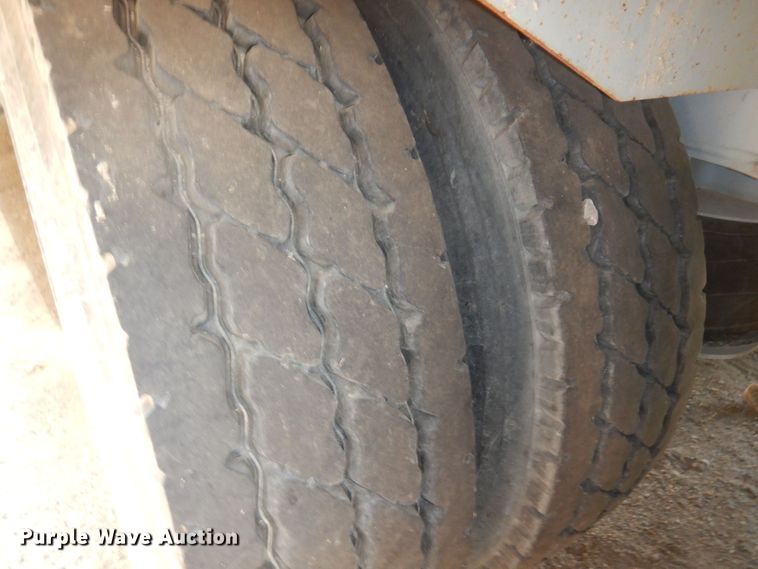 image for item MF9726 2013 Mertz 101893543  sand silo trailer