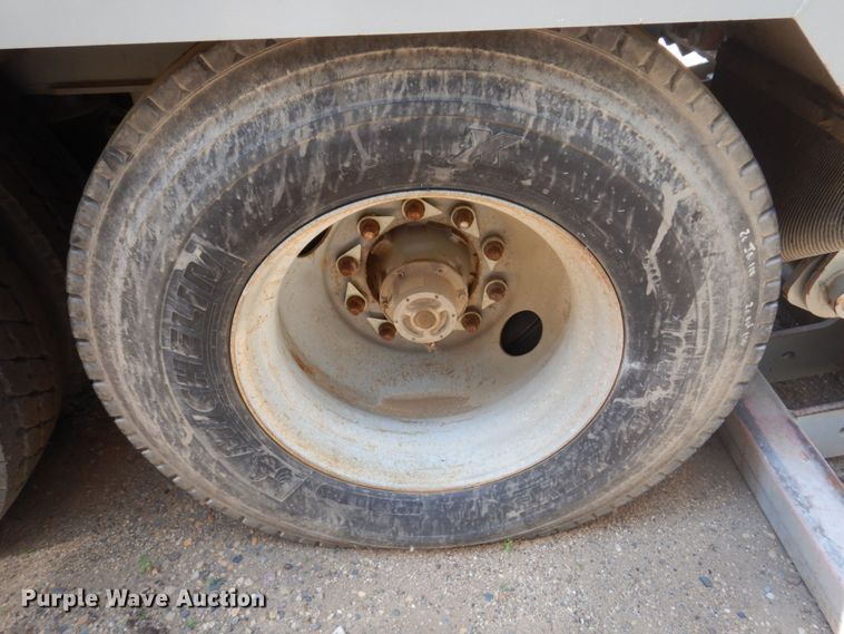 image for item MF9726 2013 Mertz 101893543  sand silo trailer