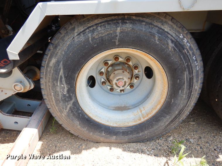 image for item MF9726 2013 Mertz 101893543  sand silo trailer