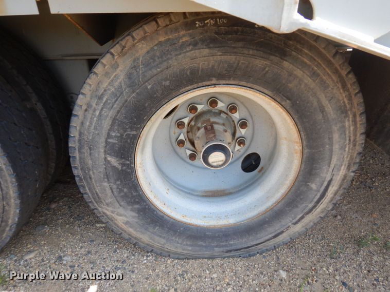 image for item MF9726 2013 Mertz 101893543  sand silo trailer