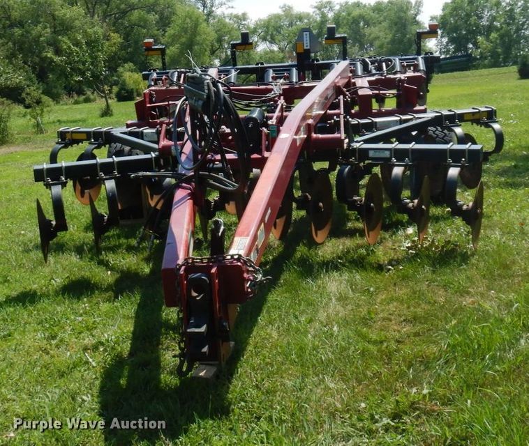 image for item MF9727 2015 Case IH Ecolo-Tiger 530C  disk ripper