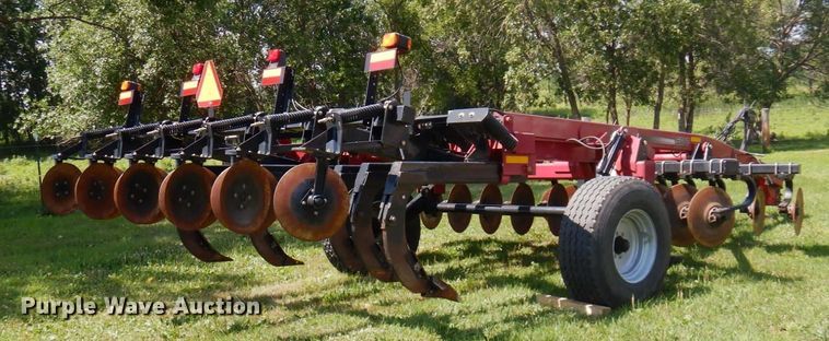 image for item MF9727 2015 Case IH Ecolo-Tiger 530C  disk ripper
