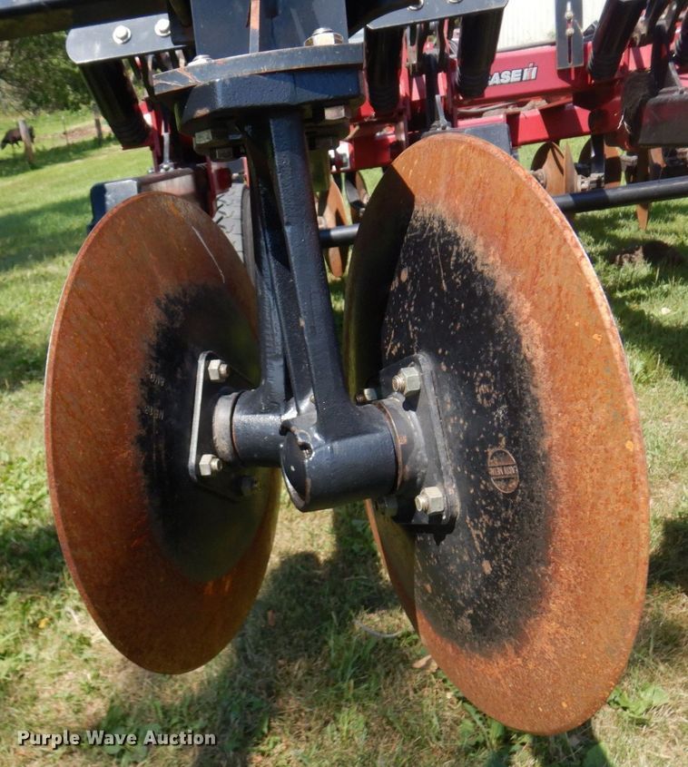 image for item MF9727 2015 Case IH Ecolo-Tiger 530C  disk ripper