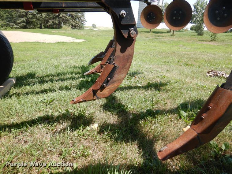 image for item MF9727 2015 Case IH Ecolo-Tiger 530C  disk ripper