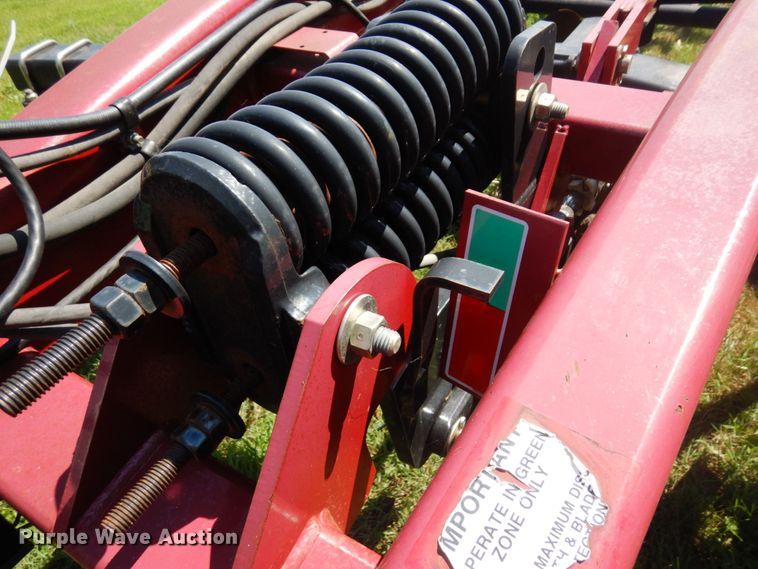 image for item MF9727 2015 Case IH Ecolo-Tiger 530C  disk ripper