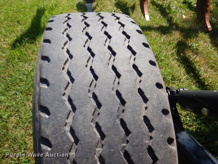 image for item MF9727 2015 Case IH Ecolo-Tiger 530C  disk ripper