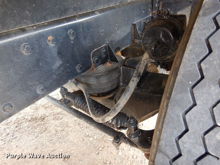 image for item MF9736 2001 Peterbilt 378  dump truck