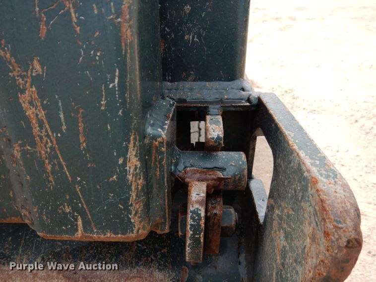 image for item MF9736 2001 Peterbilt 378  dump truck