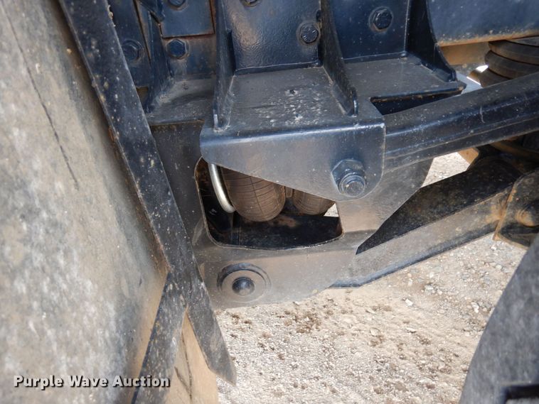 image for item MF9736 2001 Peterbilt 378  dump truck