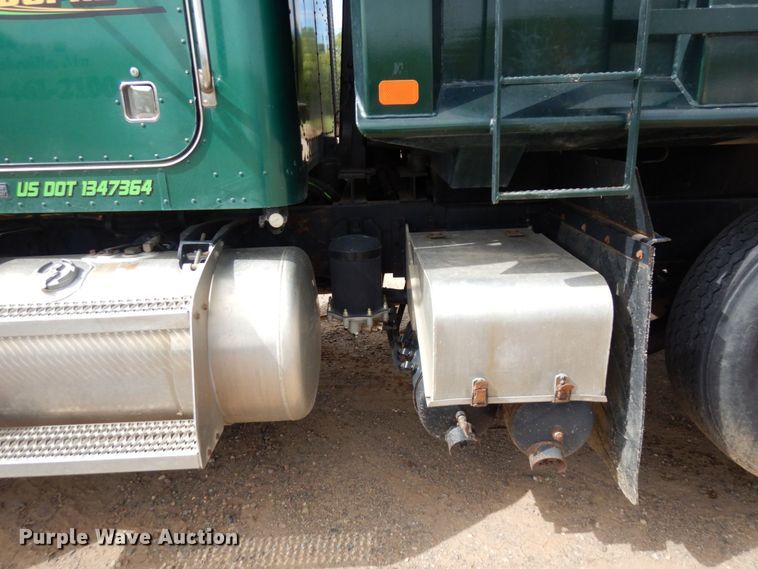 image for item MF9736 2001 Peterbilt 378  dump truck