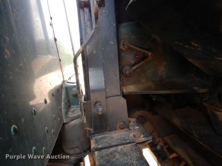 image for item MF9736 2001 Peterbilt 378  dump truck