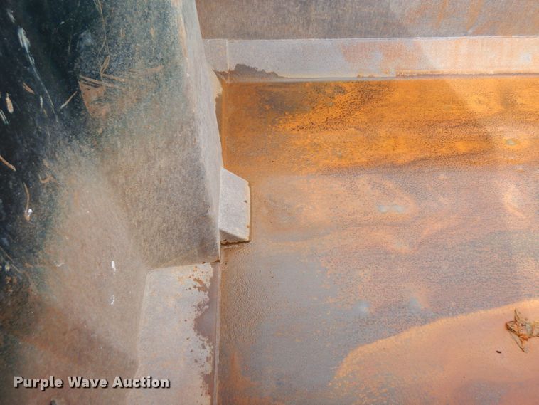 image for item MF9736 2001 Peterbilt 378  dump truck