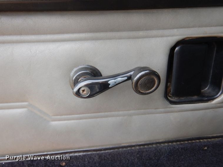 image for item MF9736 2001 Peterbilt 378  dump truck