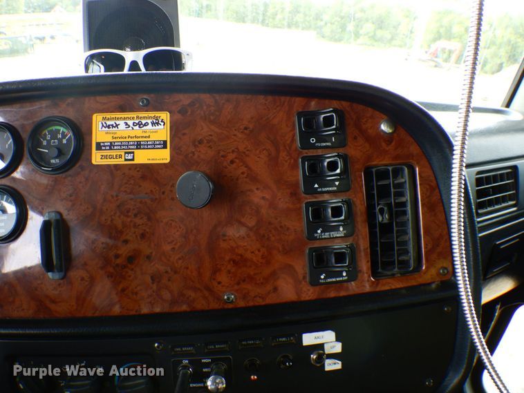 image for item MF9736 2001 Peterbilt 378  dump truck