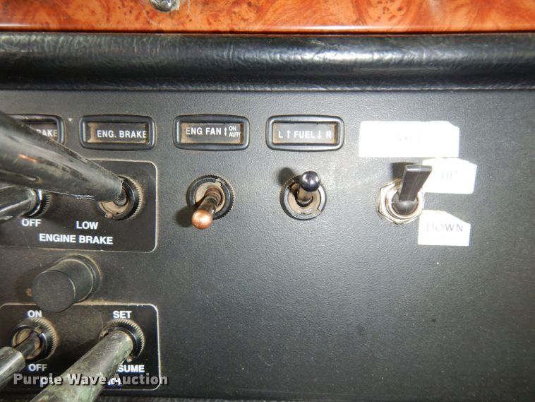 image for item MF9736 2001 Peterbilt 378  dump truck