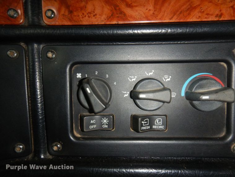 image for item MF9736 2001 Peterbilt 378  dump truck