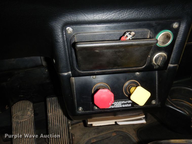 image for item MF9736 2001 Peterbilt 378  dump truck