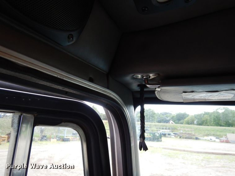 image for item MF9736 2001 Peterbilt 378  dump truck