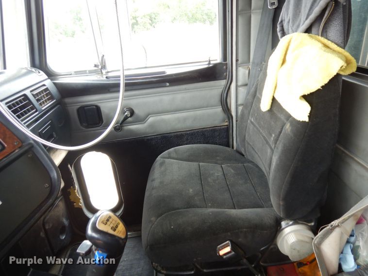 image for item MF9736 2001 Peterbilt 378  dump truck