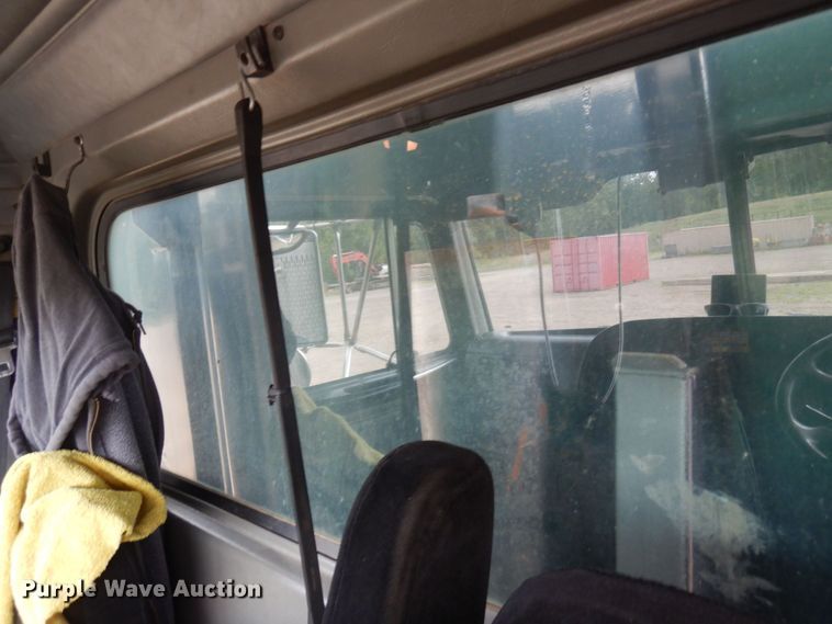 image for item MF9736 2001 Peterbilt 378  dump truck