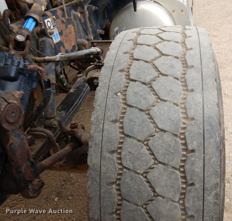 image for item MF9736 2001 Peterbilt 378  dump truck