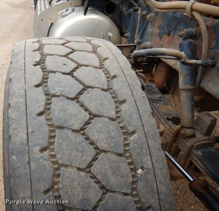 image for item MF9736 2001 Peterbilt 378  dump truck