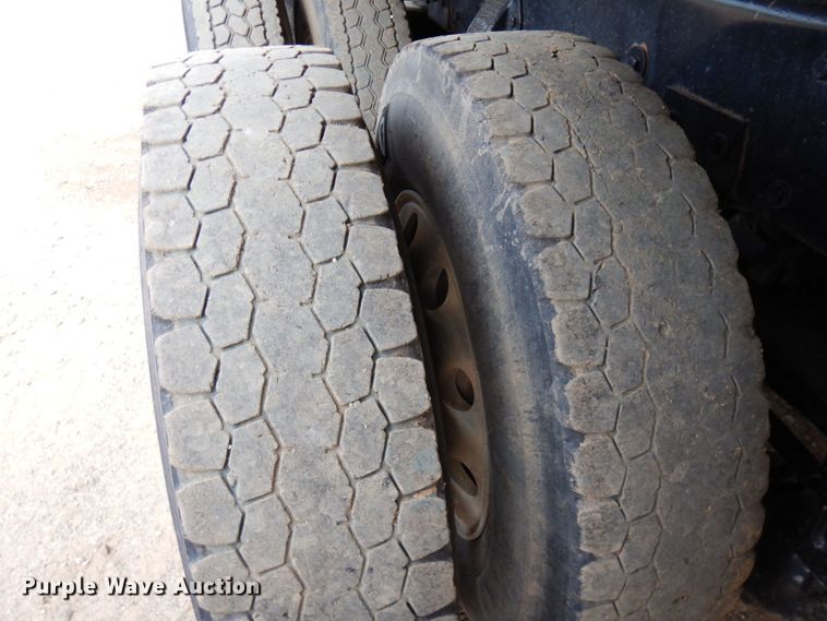 image for item MF9736 2001 Peterbilt 378  dump truck