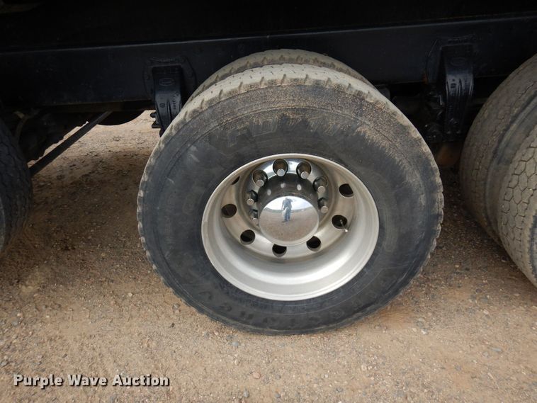 image for item MF9736 2001 Peterbilt 378  dump truck