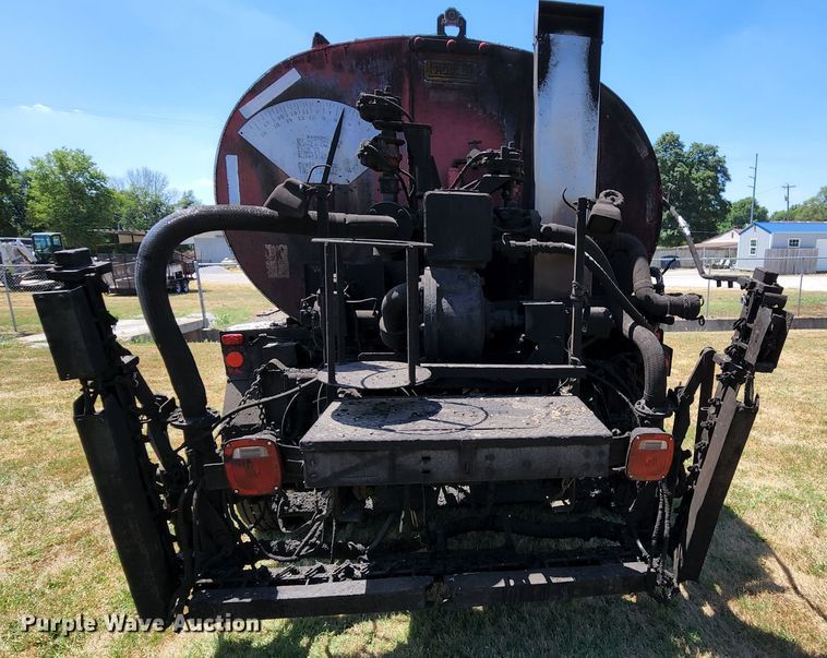 image for item MK9049 1993 Ford F700  oil distributor truck