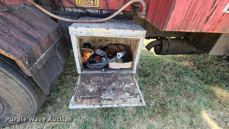 image for item MK9049 1993 Ford F700  oil distributor truck