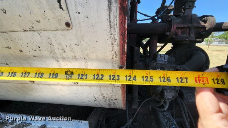 image for item MK9049 1993 Ford F700  oil distributor truck