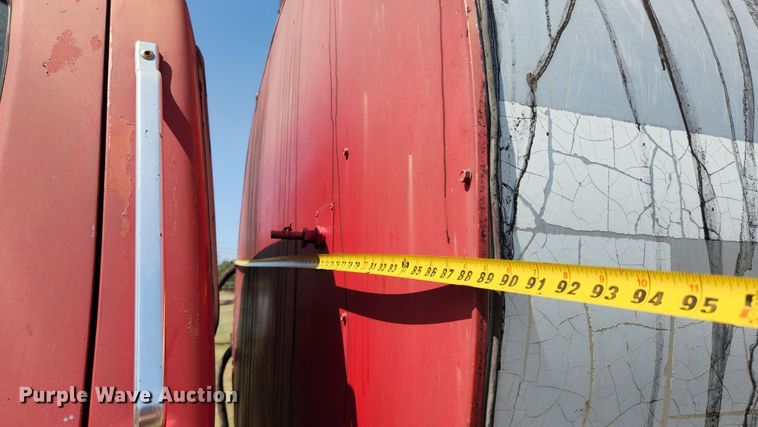 image for item MK9049 1993 Ford F700  oil distributor truck