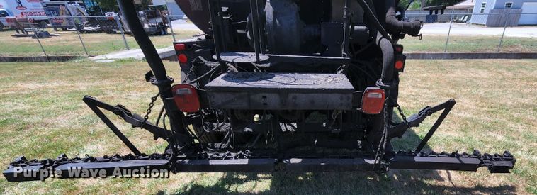 image for item MK9049 1993 Ford F700  oil distributor truck