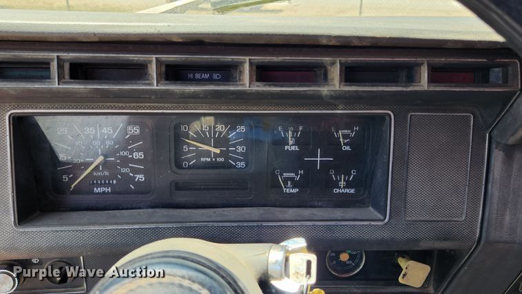 image for item MK9049 1993 Ford F700  oil distributor truck