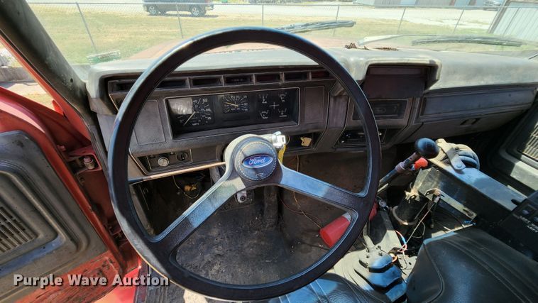 image for item MK9049 1993 Ford F700  oil distributor truck