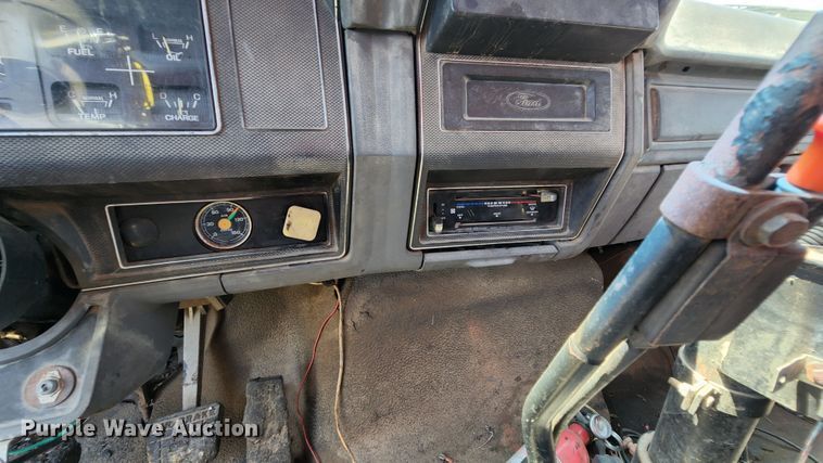 image for item MK9049 1993 Ford F700  oil distributor truck