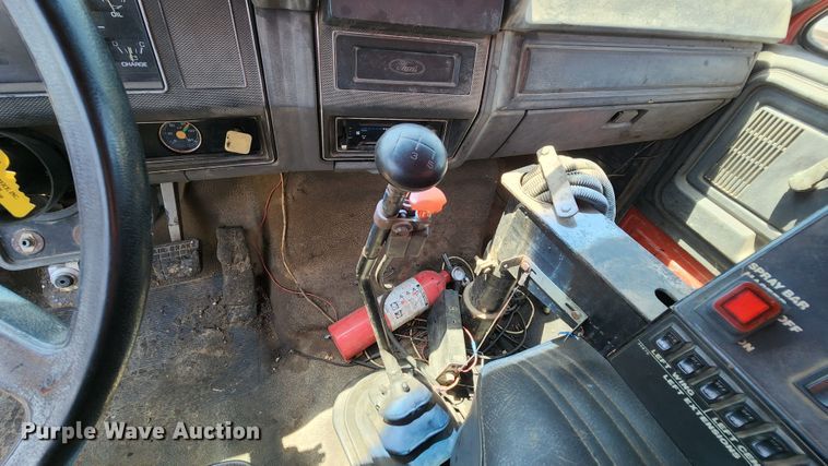 image for item MK9049 1993 Ford F700  oil distributor truck