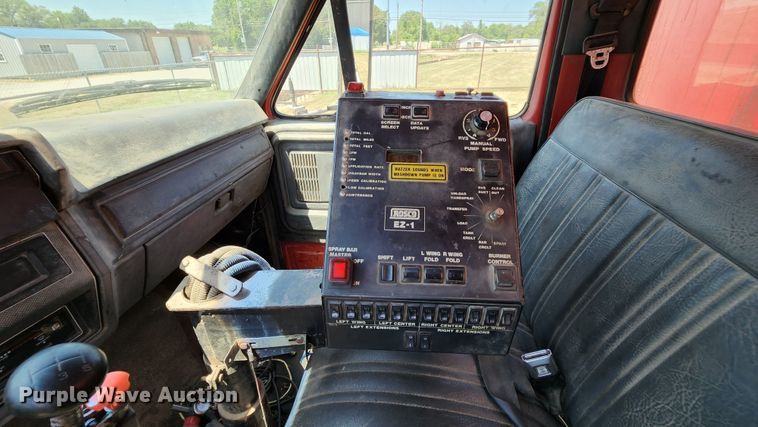 image for item MK9049 1993 Ford F700  oil distributor truck