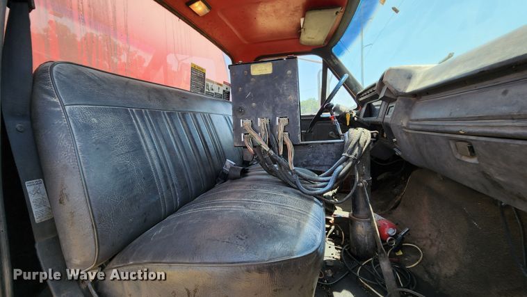 image for item MK9049 1993 Ford F700  oil distributor truck