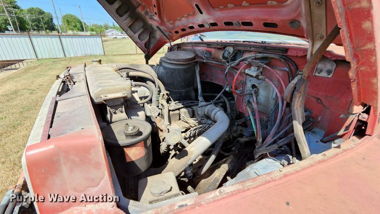 image for item MK9049 1993 Ford F700  oil distributor truck