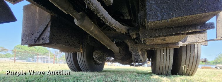 image for item MK9049 1993 Ford F700  oil distributor truck