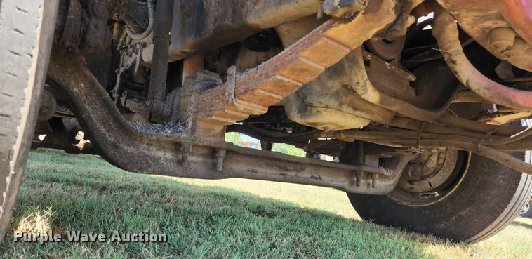 image for item MK9049 1993 Ford F700  oil distributor truck