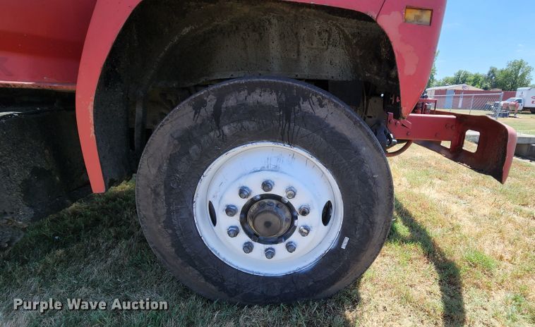 image for item MK9049 1993 Ford F700  oil distributor truck