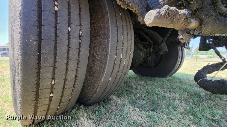 image for item MK9049 1993 Ford F700  oil distributor truck