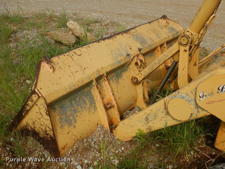 image for item MU9711 1986 John Deere 310C  backhoe