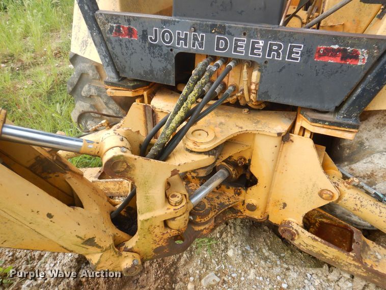 image for item MU9711 1986 John Deere 310C  backhoe