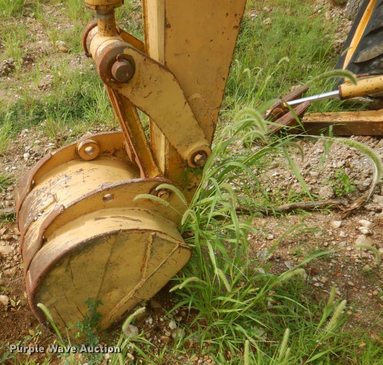 image for item MU9711 1986 John Deere 310C  backhoe