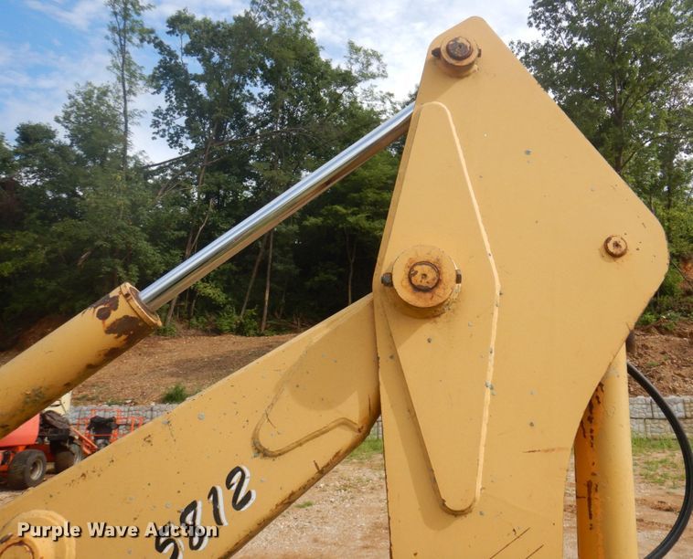 image for item MU9711 1986 John Deere 310C  backhoe