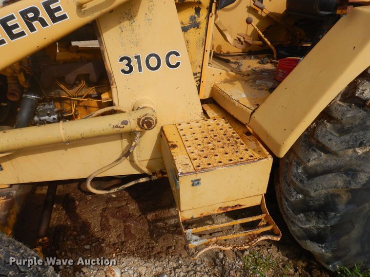 image for item MU9711 1986 John Deere 310C  backhoe