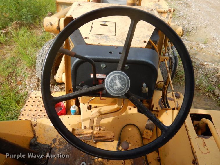 image for item MU9711 1986 John Deere 310C  backhoe